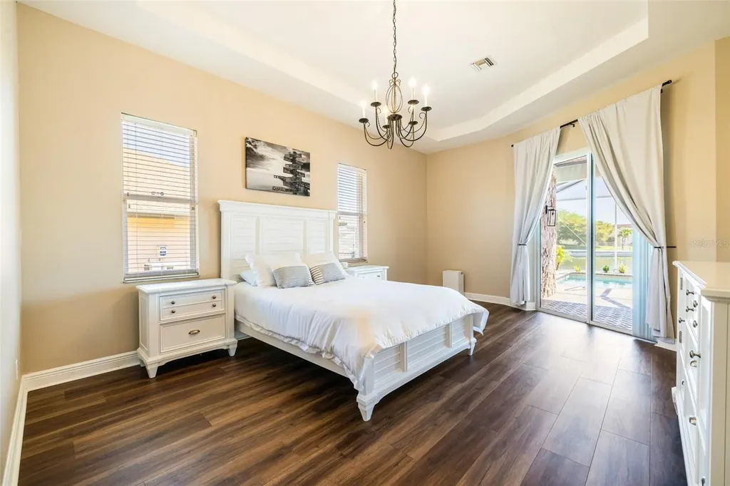 613 SE 4th Place Cape Coral FL 33990