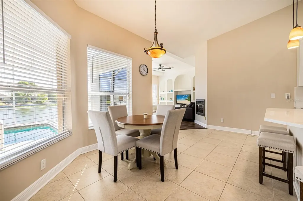 613 SE 4th Place Cape Coral FL 33990