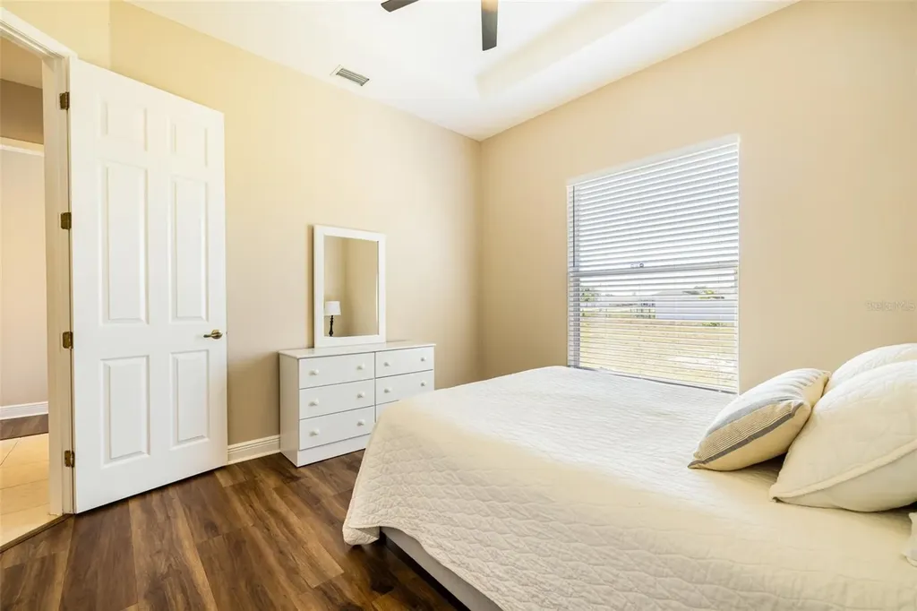 613 SE 4th Place Cape Coral FL 33990