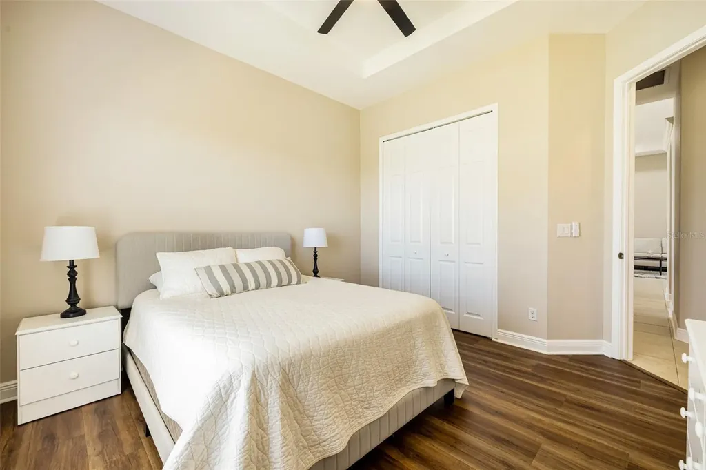 613 SE 4th Place Cape Coral FL 33990