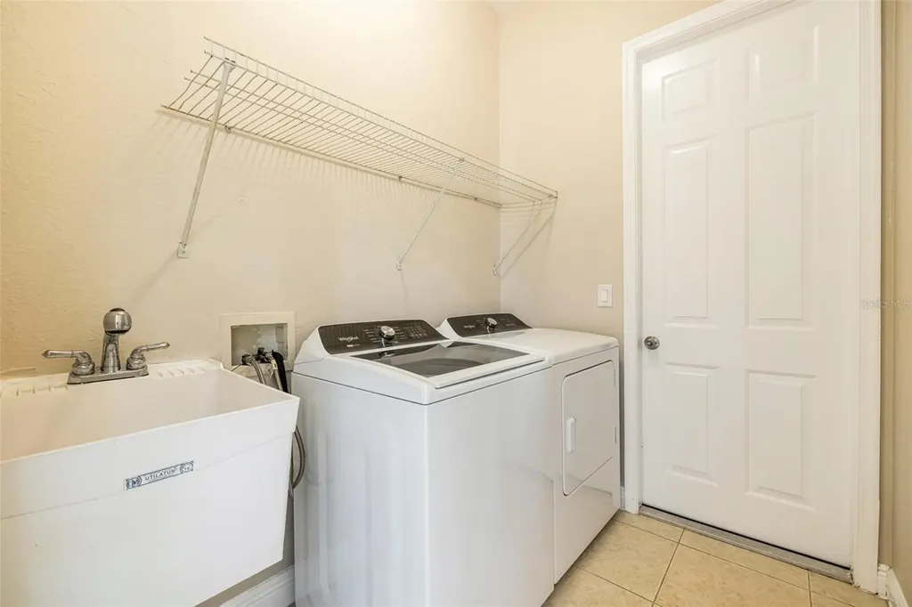 613 SE 4th Place Cape Coral FL 33990