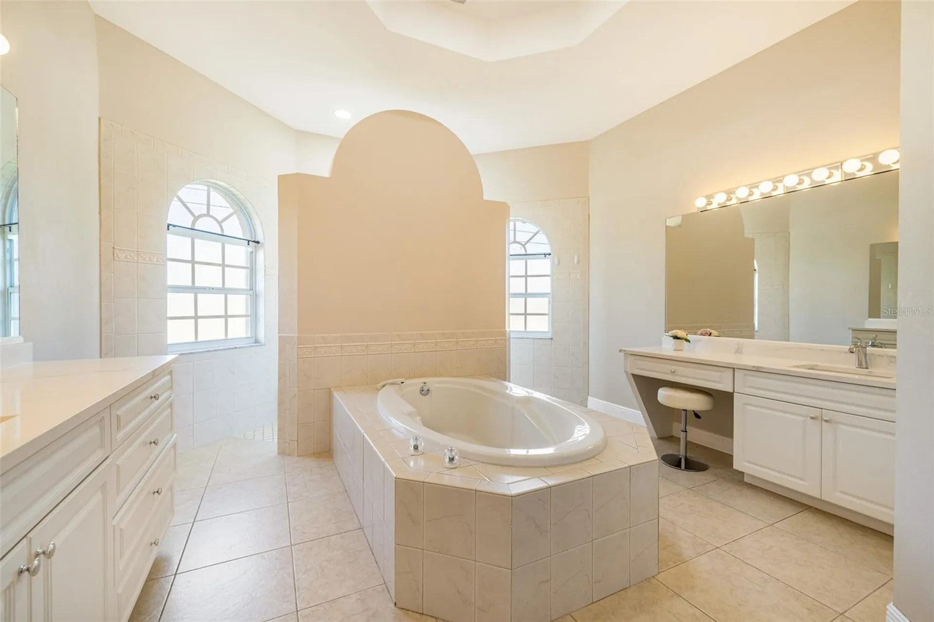 613 SE 4th Place Cape Coral FL 33990