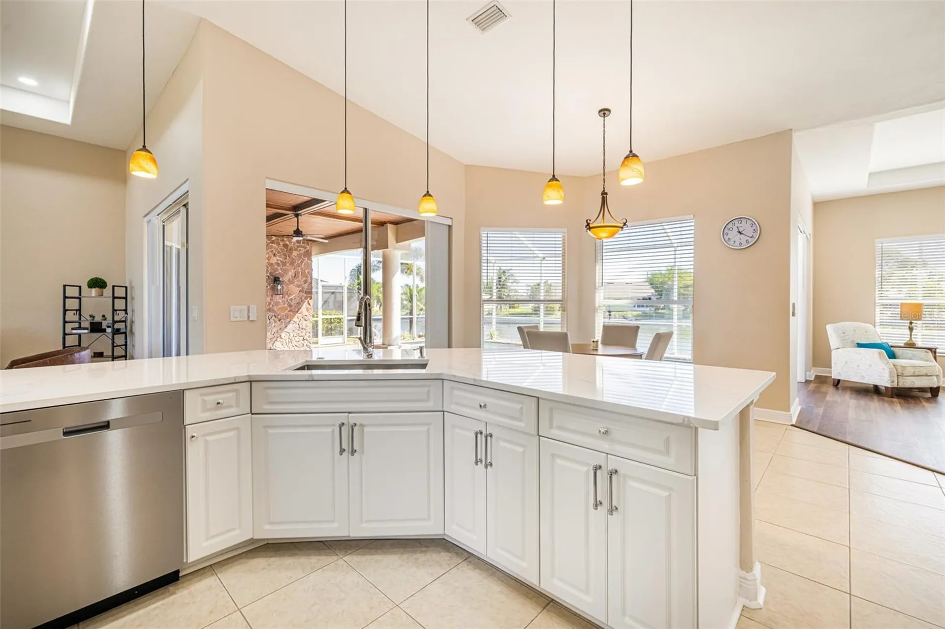 613 SE 4th Place Cape Coral FL 33990