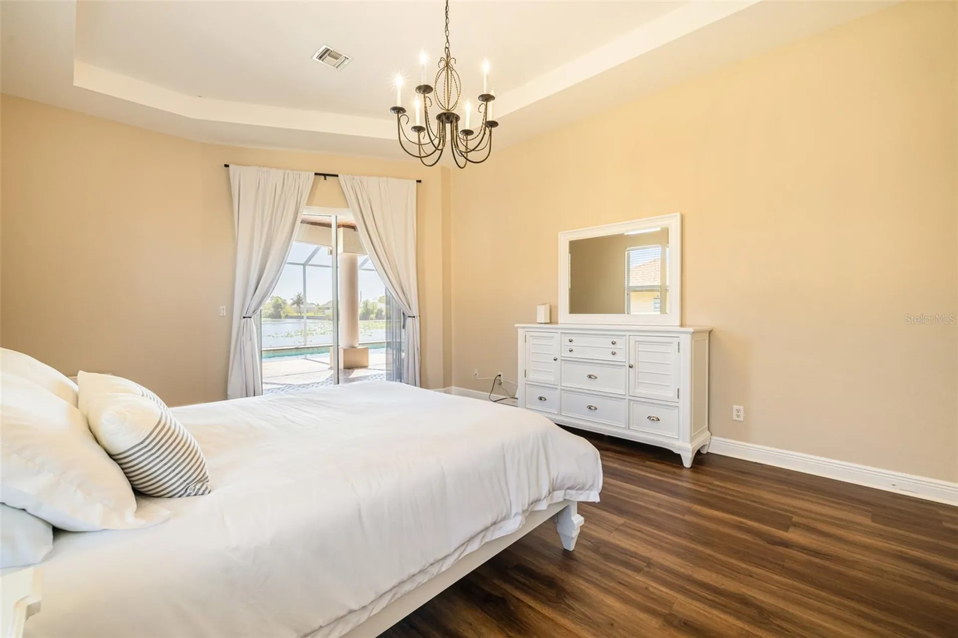 613 SE 4th Place Cape Coral FL 33990