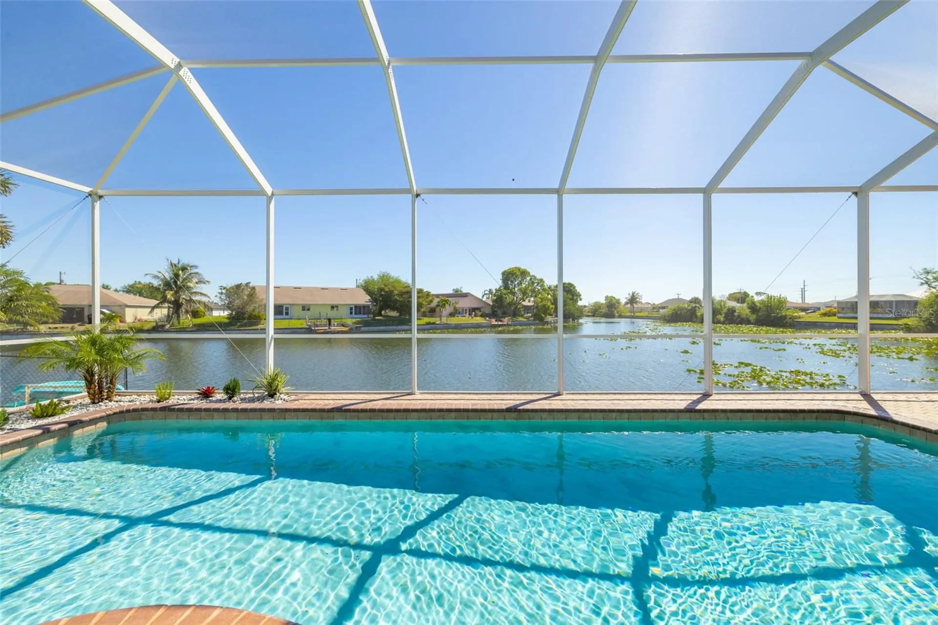 613 SE 4th Place Cape Coral FL 33990