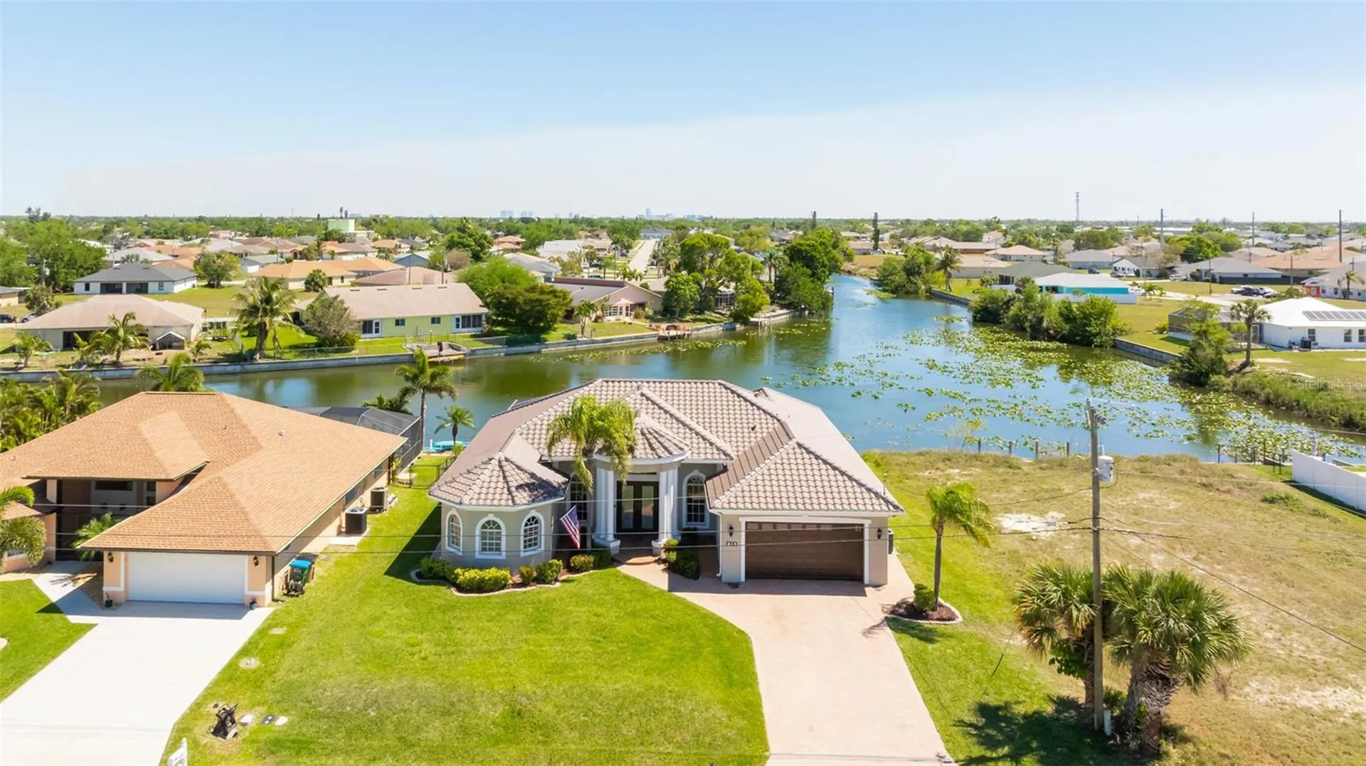 613 SE 4th Place Cape Coral FL 33990