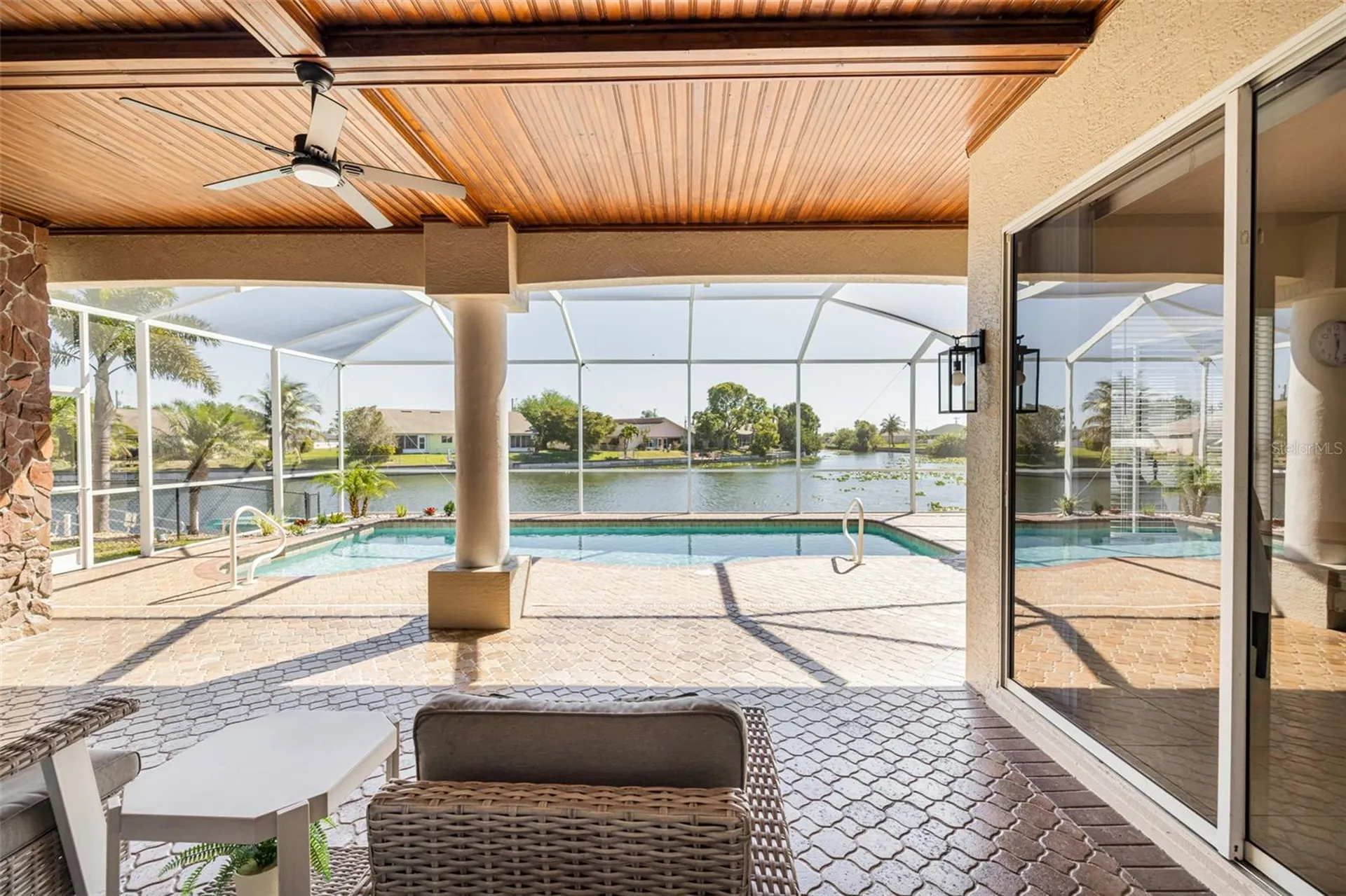 613 SE 4th Place Cape Coral FL 33990