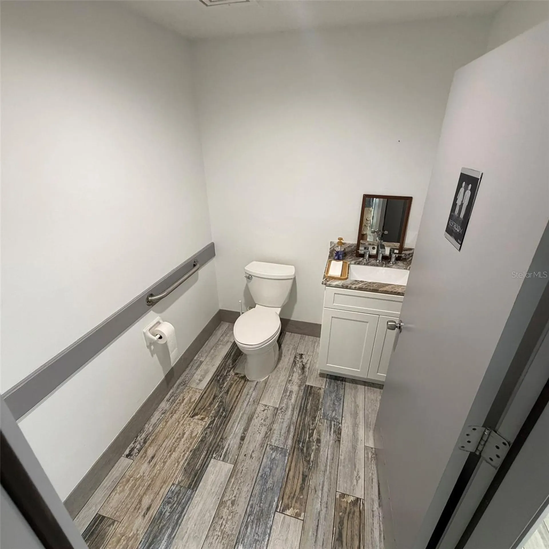 9753 S Orange Blossom Trail Orlando FL 32837
