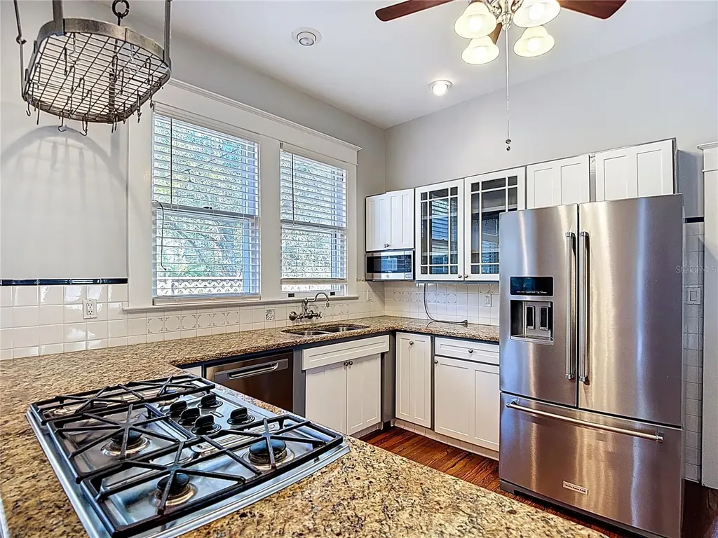 2105 W Southview Avenue Tampa FL 33606