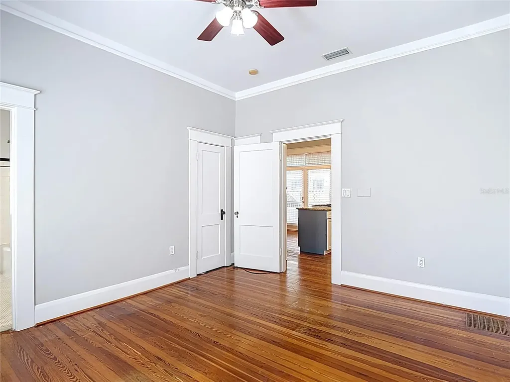 2105 W Southview Avenue Tampa FL 33606