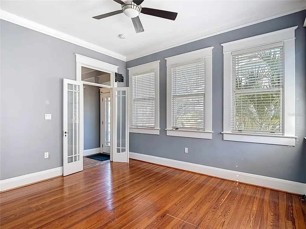 2105 W Southview Avenue Tampa FL 33606