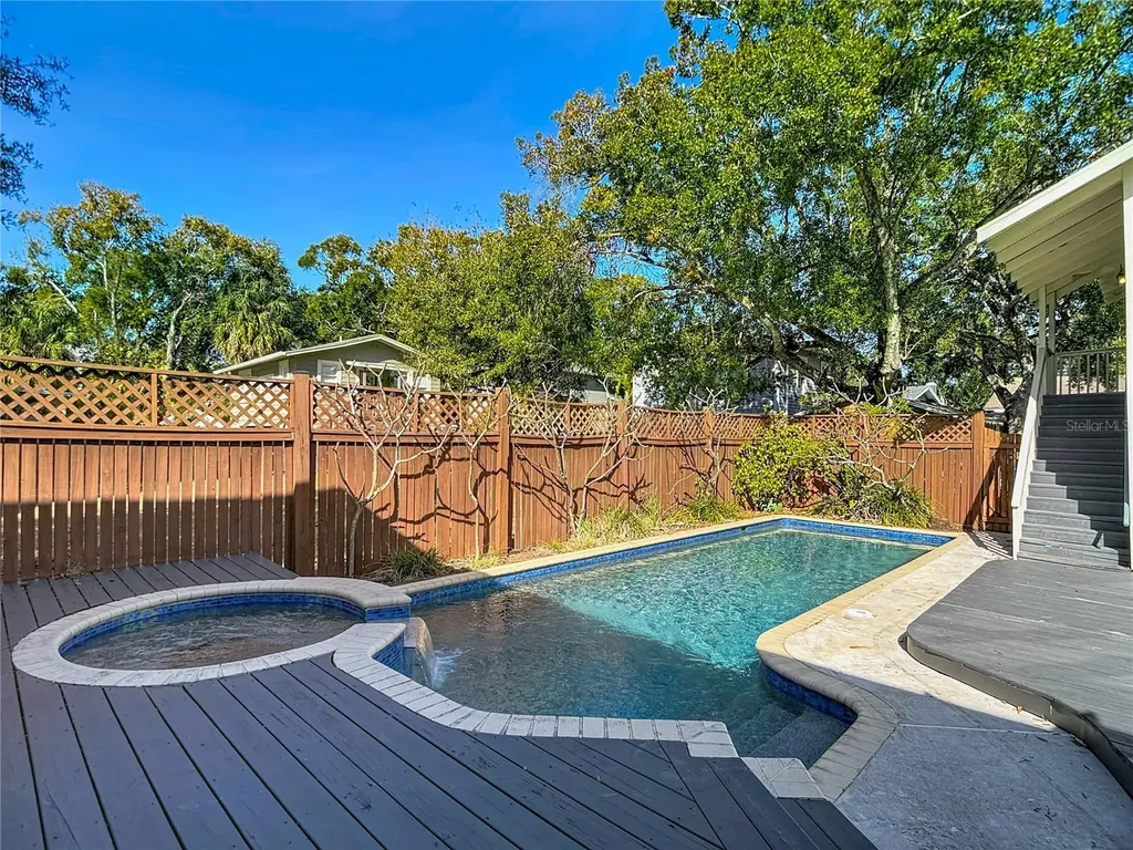 2105 W Southview Avenue Tampa FL 33606