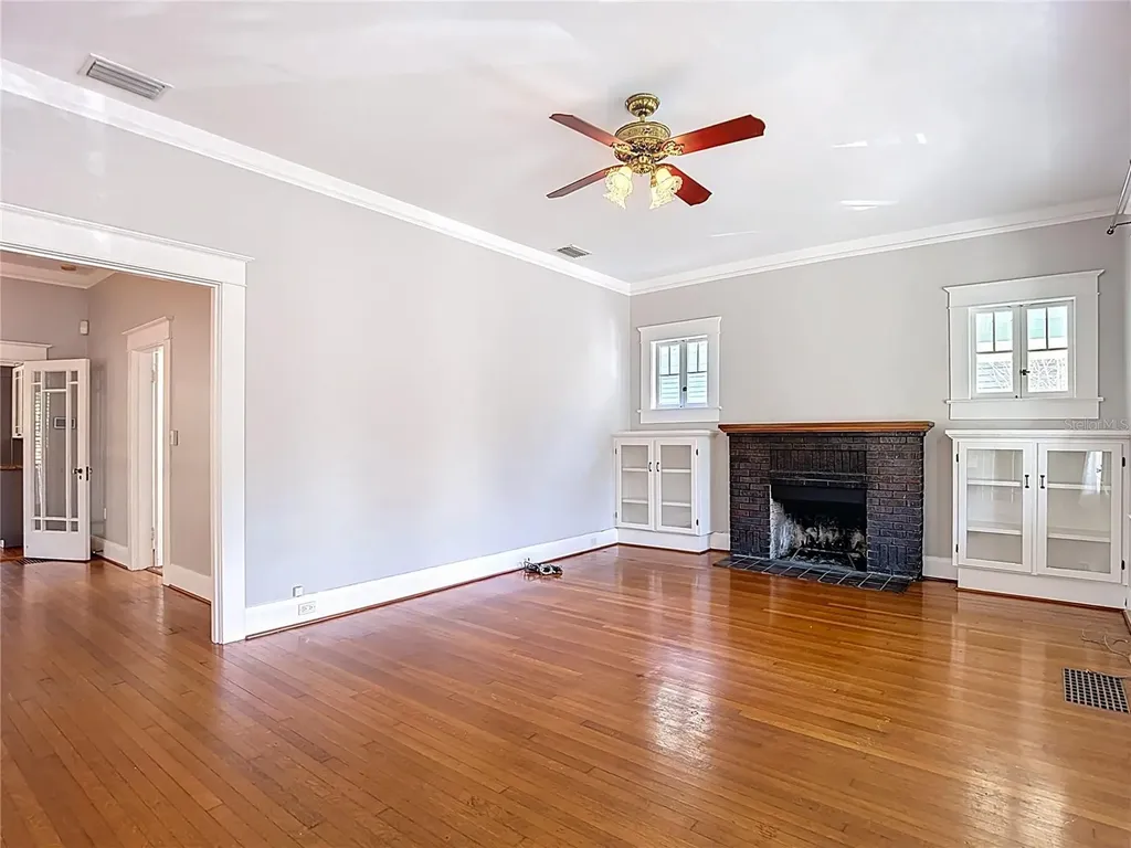 2105 W Southview Avenue Tampa FL 33606