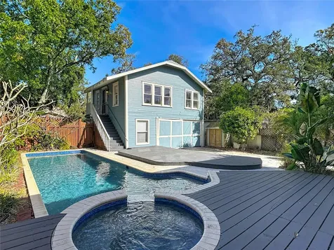 2105 W Southview Avenue Tampa FL 33606