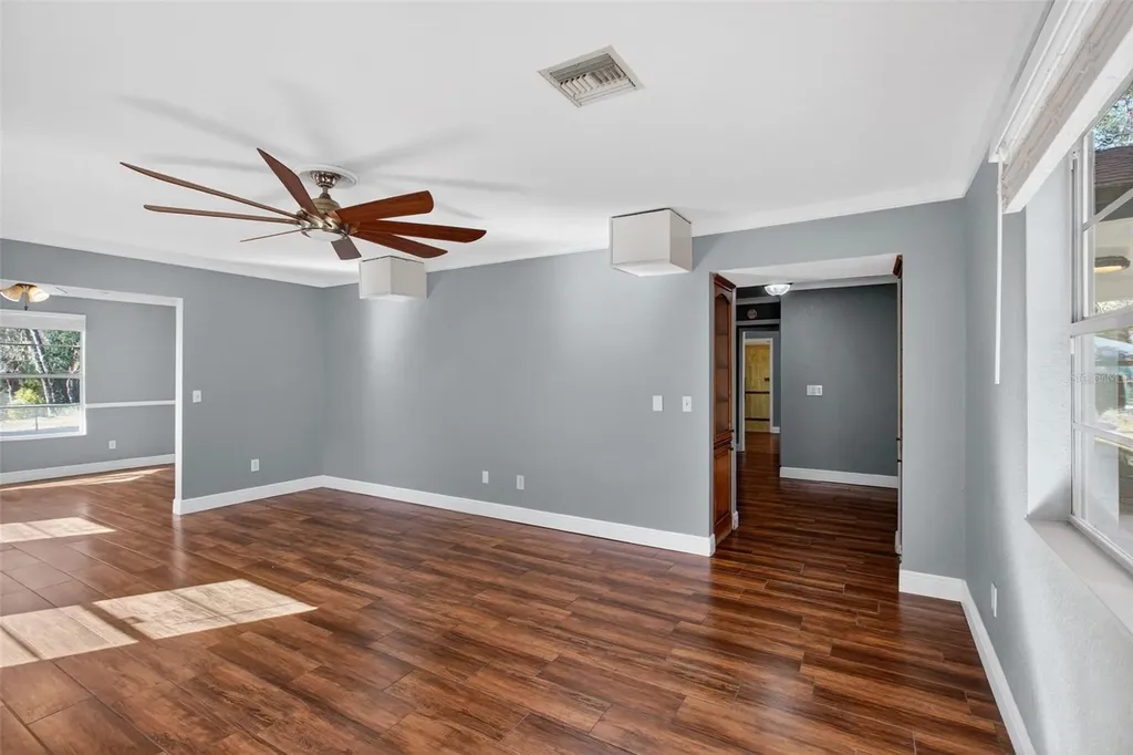 901 Sunset Avenue Orange City FL 32763
