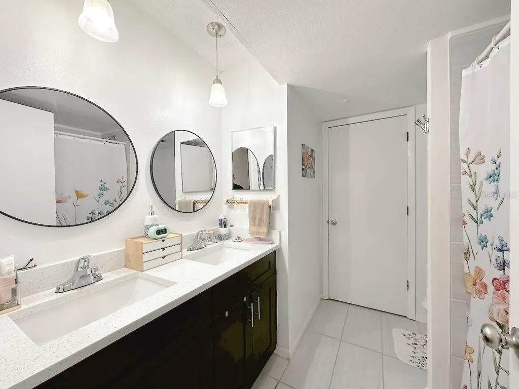 1713 Azalea Court Oldsmar FL 34677
