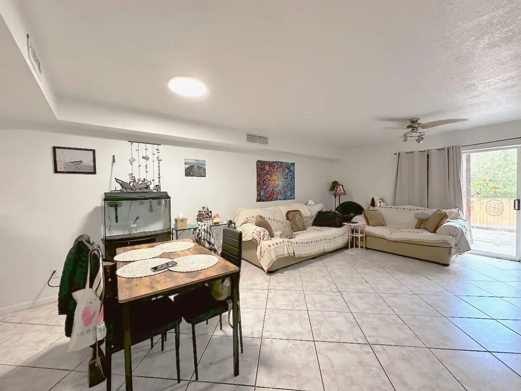 1713 Azalea Court Oldsmar FL 34677