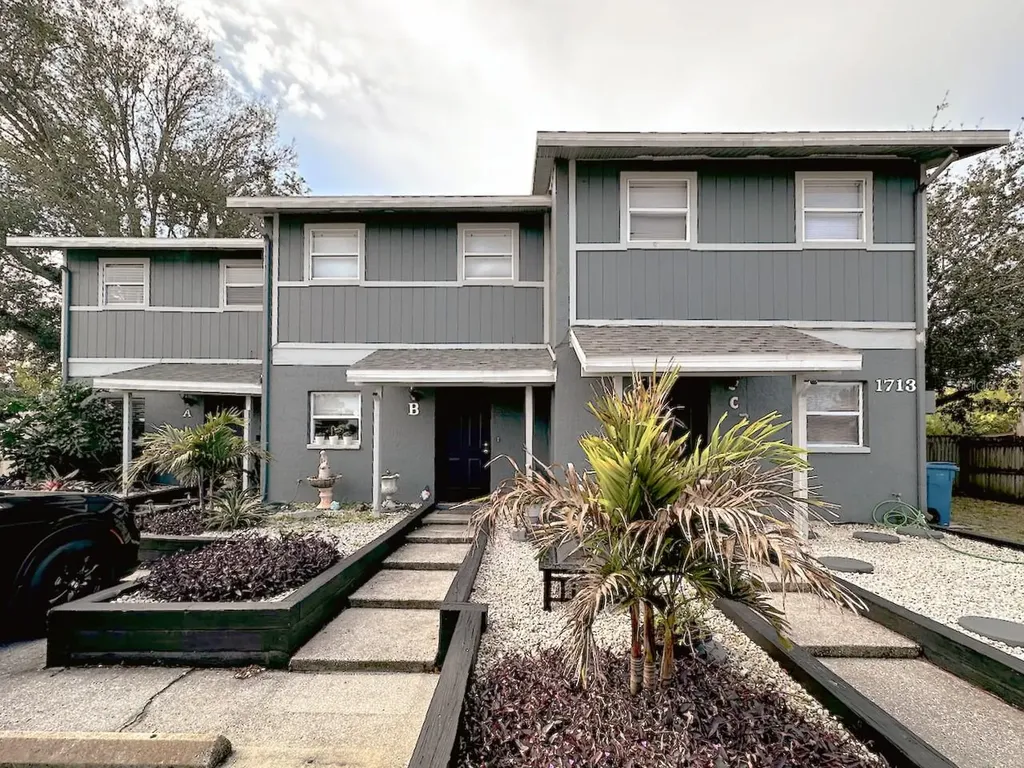 1713 Azalea Court Oldsmar FL 34677