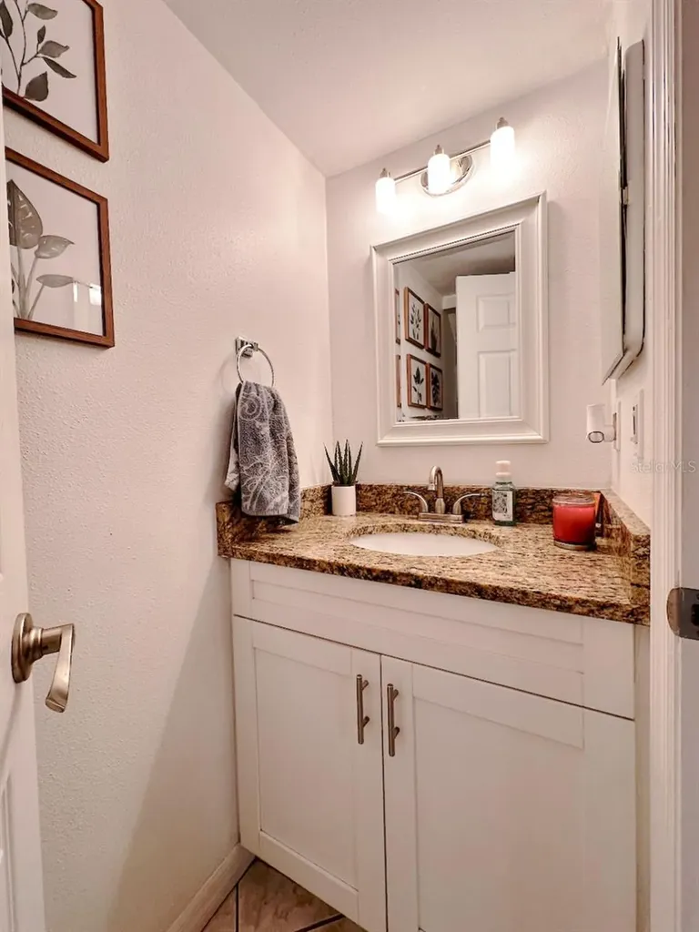 1713 Azalea Court Oldsmar FL 34677