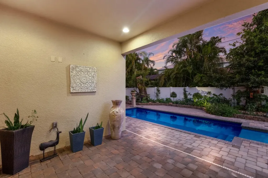 1856 Hyde Park Street Sarasota FL 34239