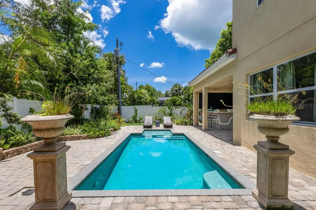 1856 Hyde Park Street Sarasota FL 34239