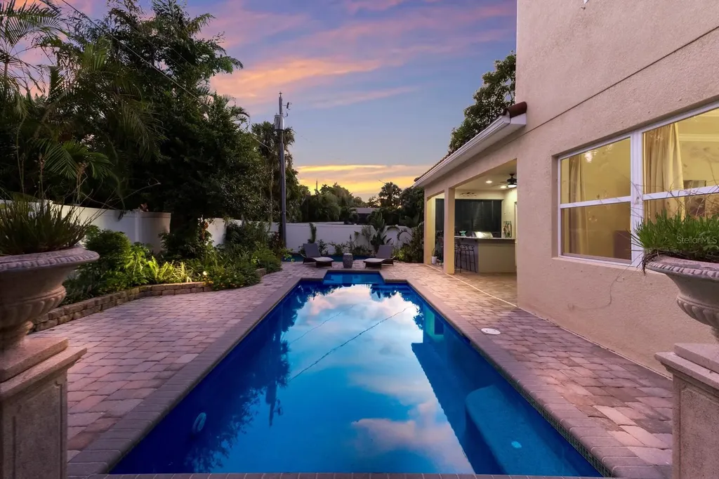 1856 Hyde Park Street Sarasota FL 34239