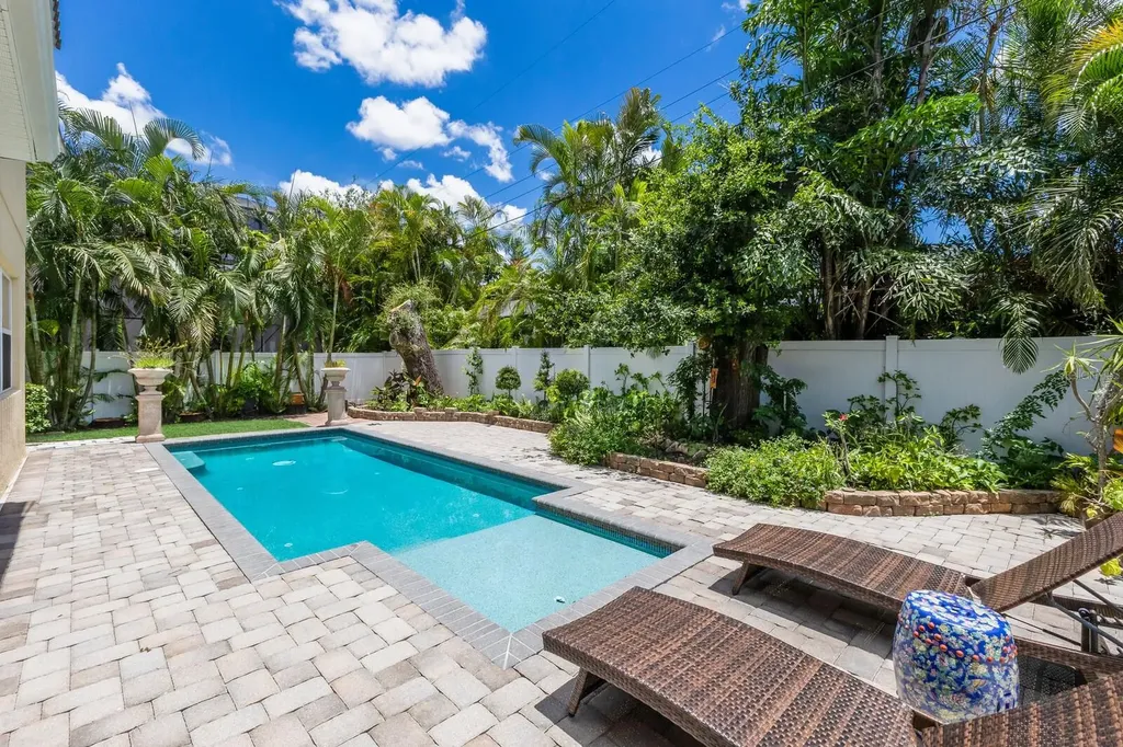 1856 Hyde Park Street Sarasota FL 34239
