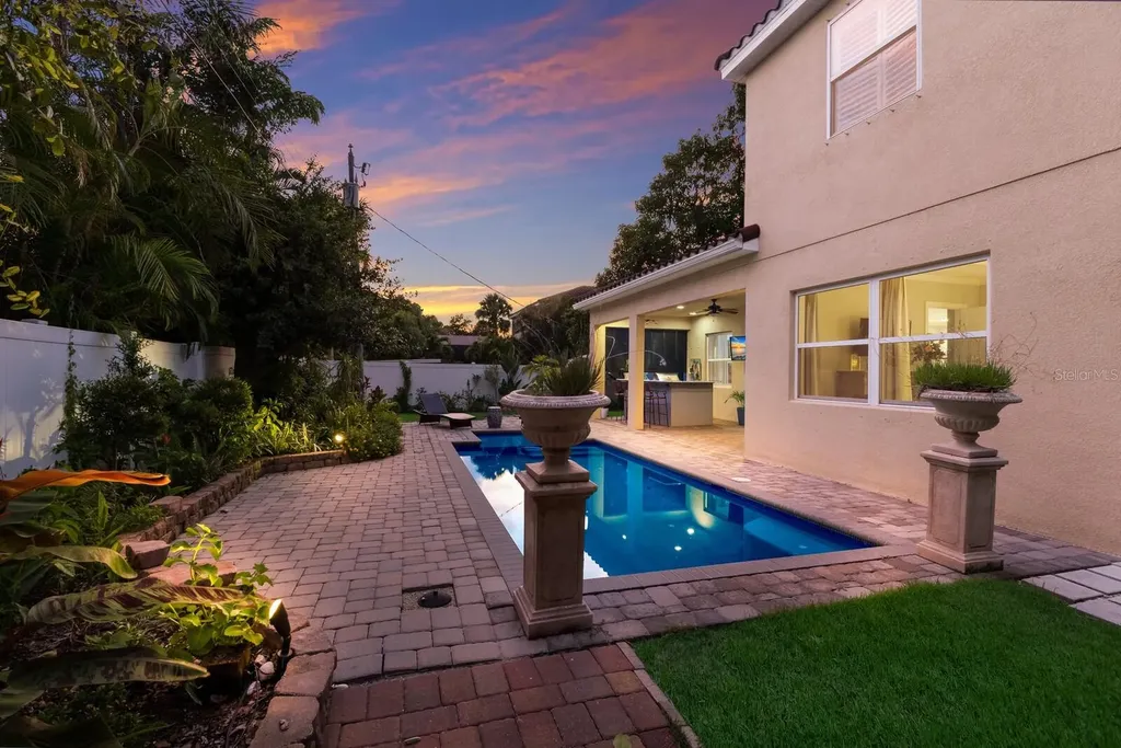1856 Hyde Park Street Sarasota FL 34239