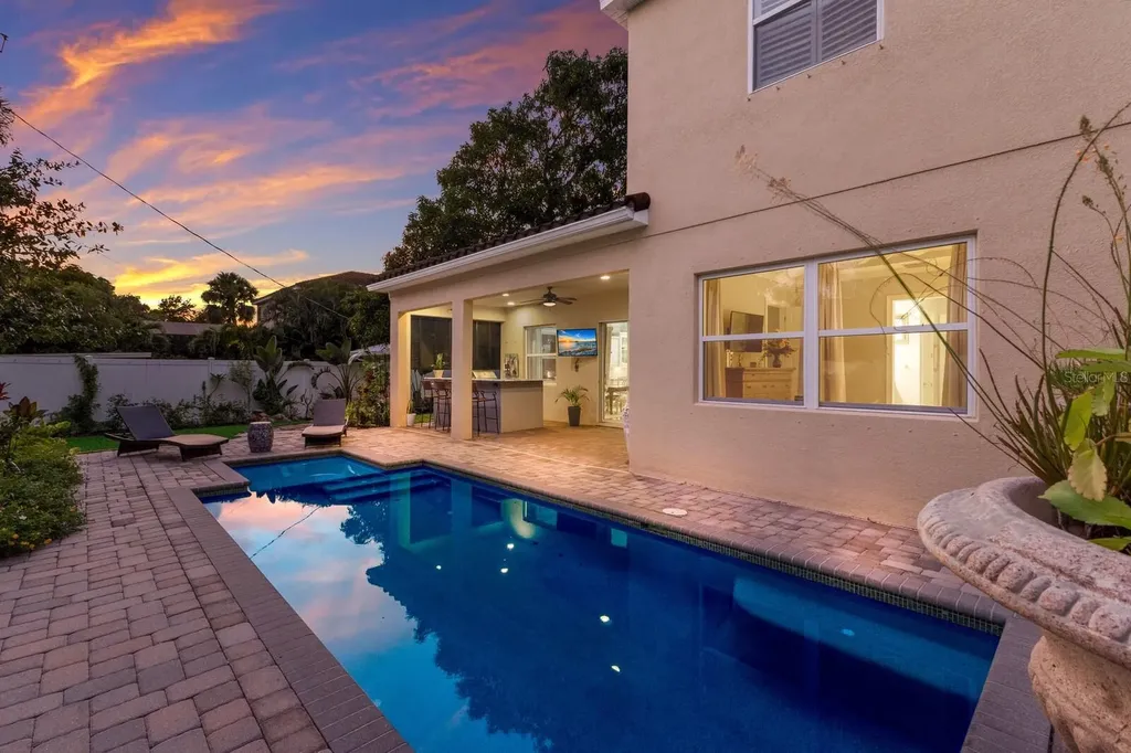 1856 Hyde Park Street Sarasota FL 34239