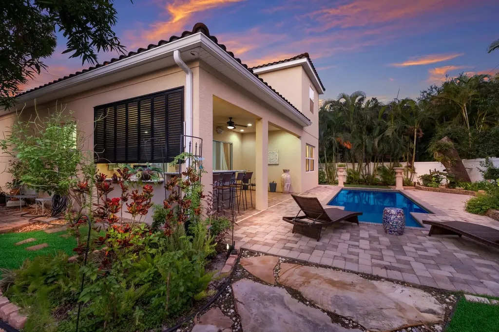 1856 Hyde Park Street Sarasota FL 34239