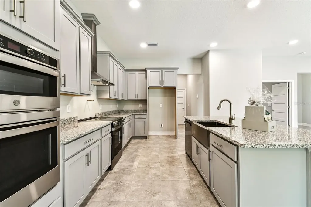 12487 Hooker Road Weeki Wachee FL 34614