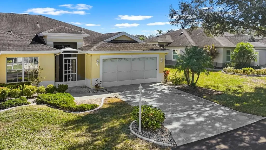 811 Staffordshire Lane Sun City Center FL 33573