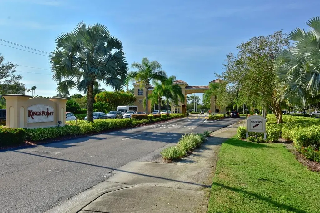 811 Staffordshire Lane Sun City Center FL 33573