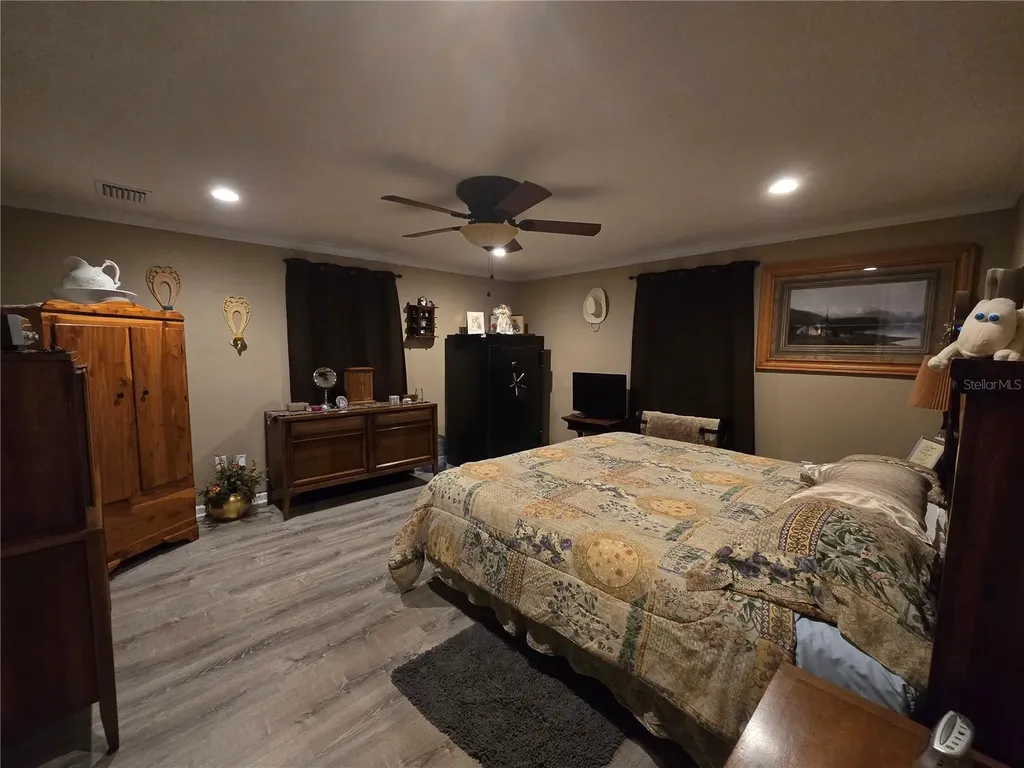 55135 5th Street Astor FL 32102