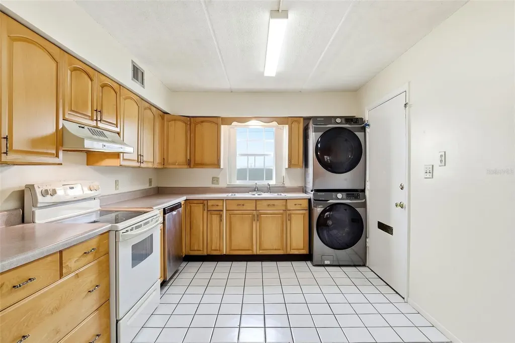 525 Conway Road Orlando FL 32807