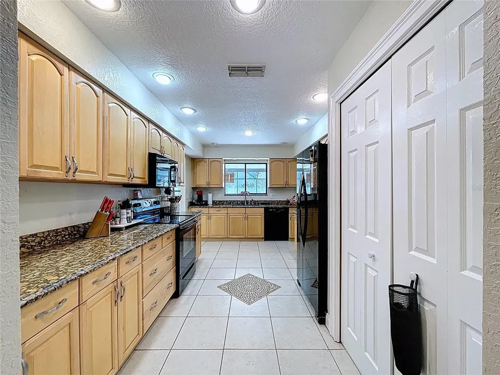 2205 Roslyn Lane Lakeland FL 33812