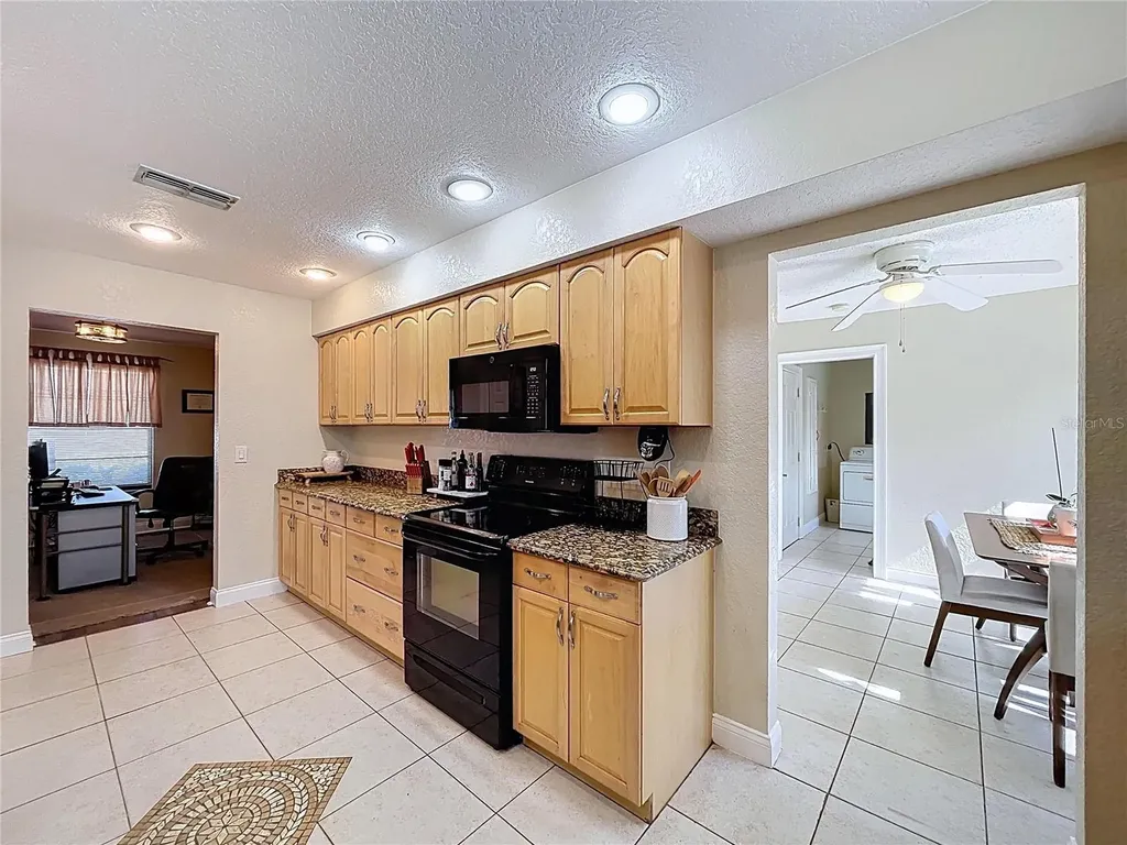 2205 Roslyn Lane Lakeland FL 33812