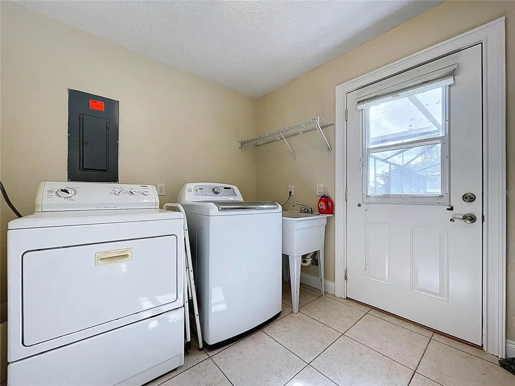 2205 Roslyn Lane Lakeland FL 33812