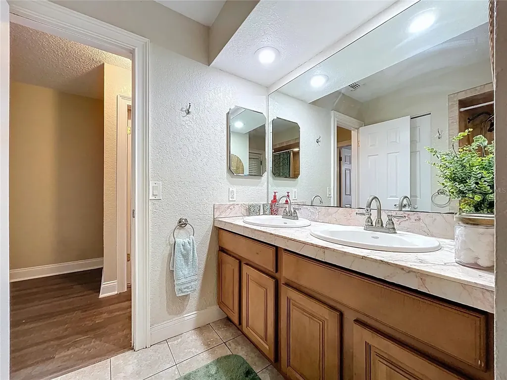 2205 Roslyn Lane Lakeland FL 33812