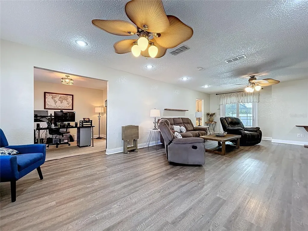 2205 Roslyn Lane Lakeland FL 33812