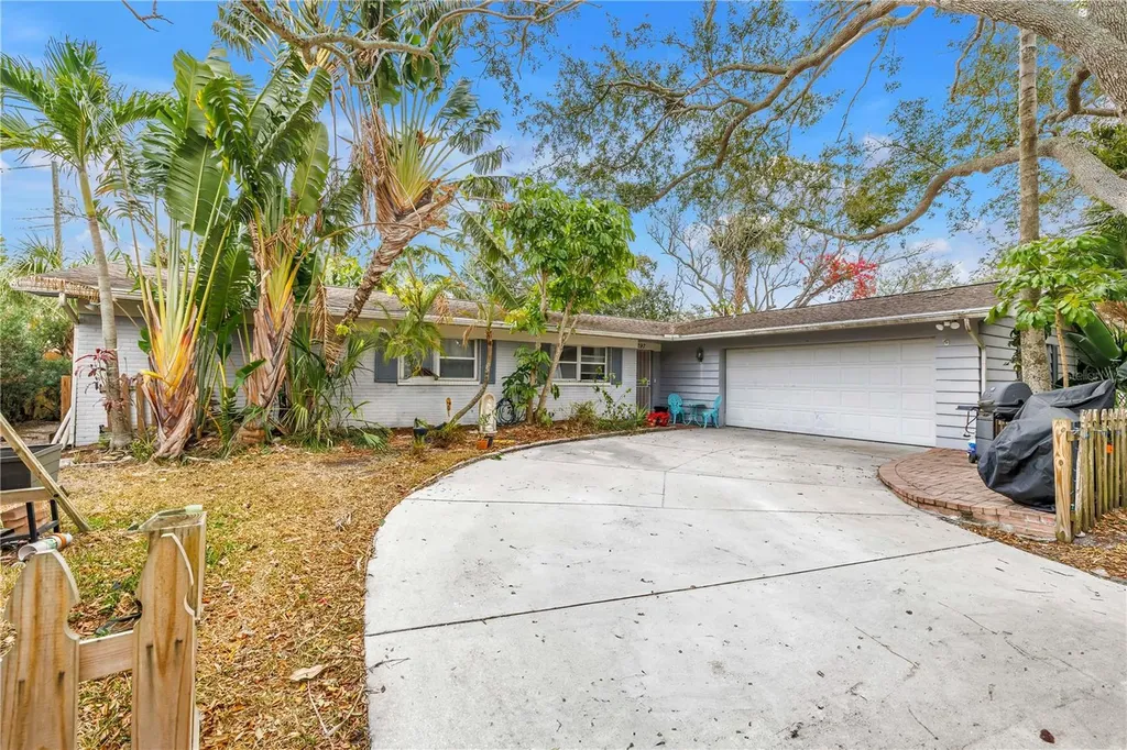 1297 Eden Isle Boulevard NE St Petersburg FL 33704