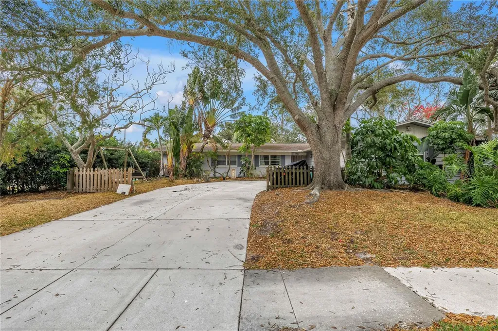1297 Eden Isle Boulevard NE St Petersburg FL 33704