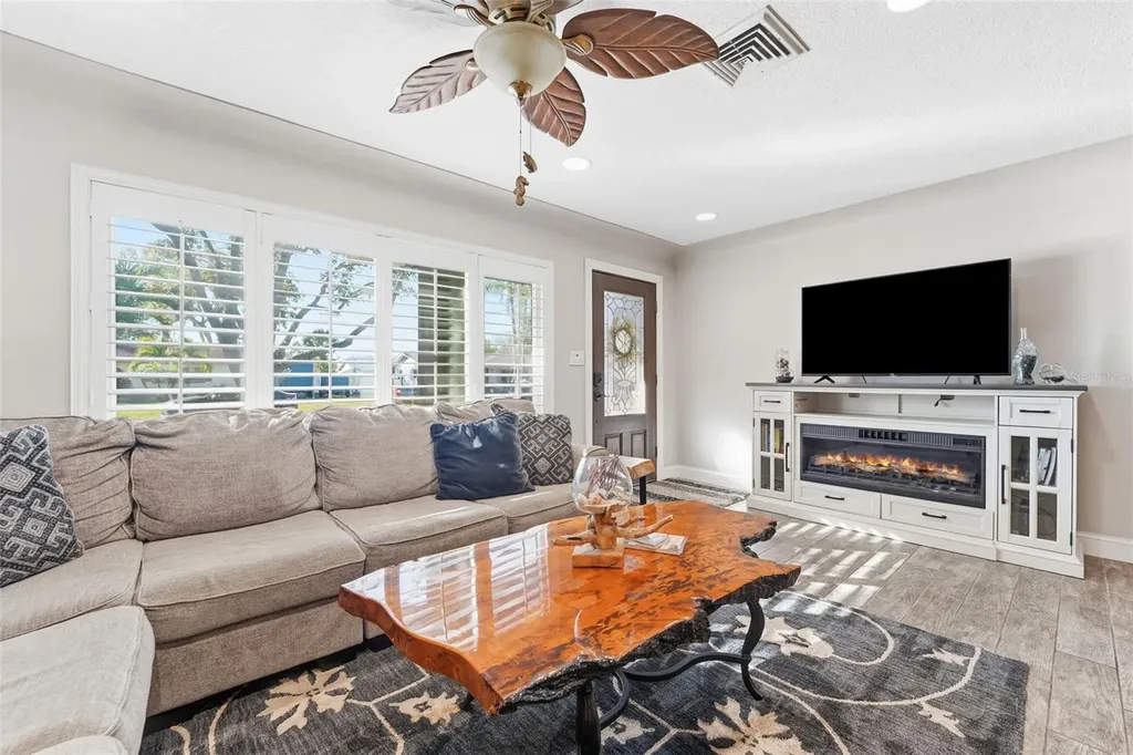 3595 Floral Drive Largo FL 33771