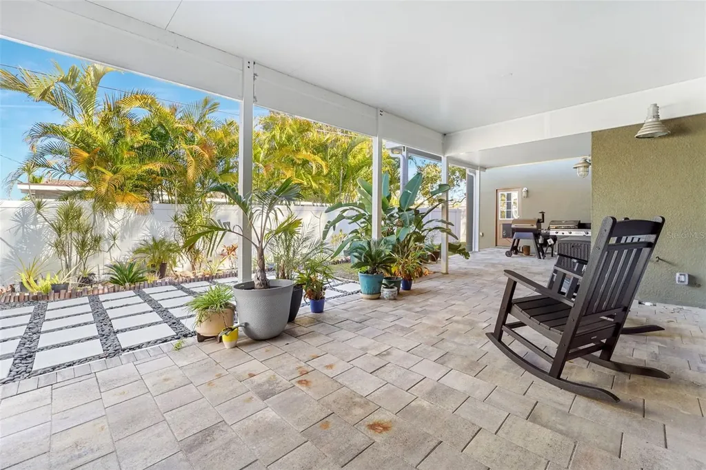 3595 Floral Drive Largo FL 33771