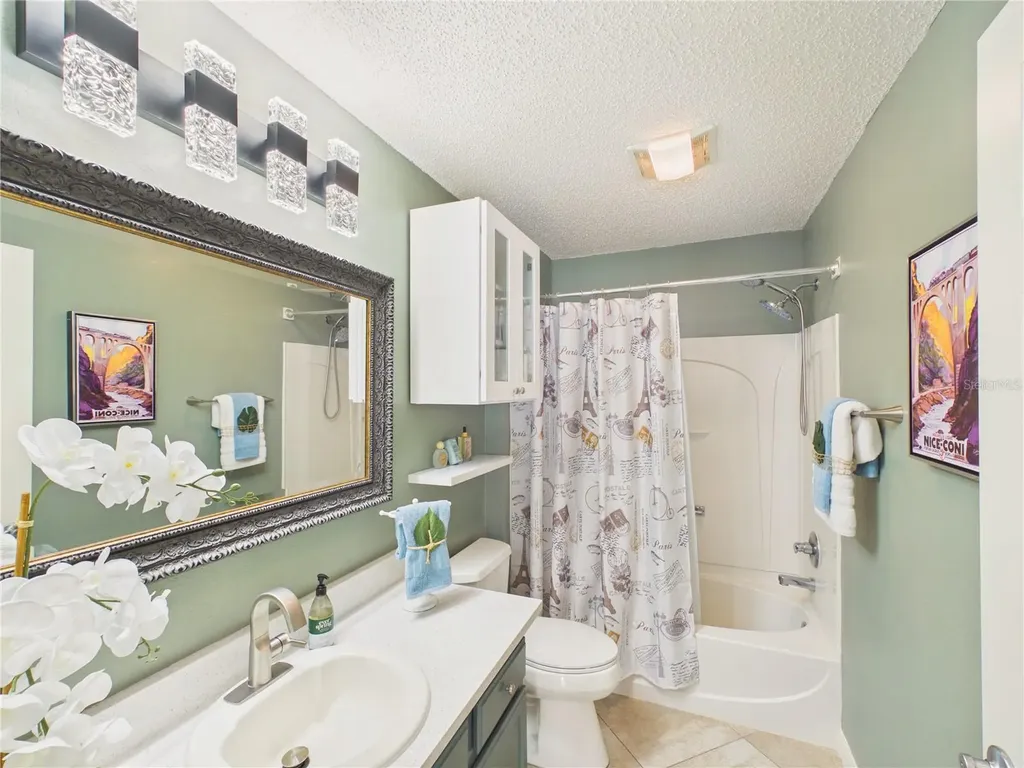1935 Mcconnells Avenue The Villages FL 32162