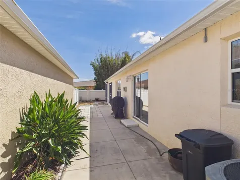 1935 Mcconnells Avenue The Villages FL 32162