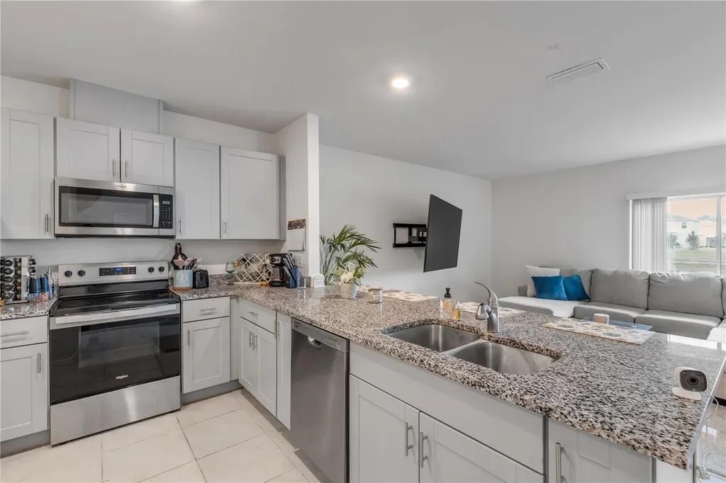 2724 Silver Canoe Drive Edgewater FL 32141