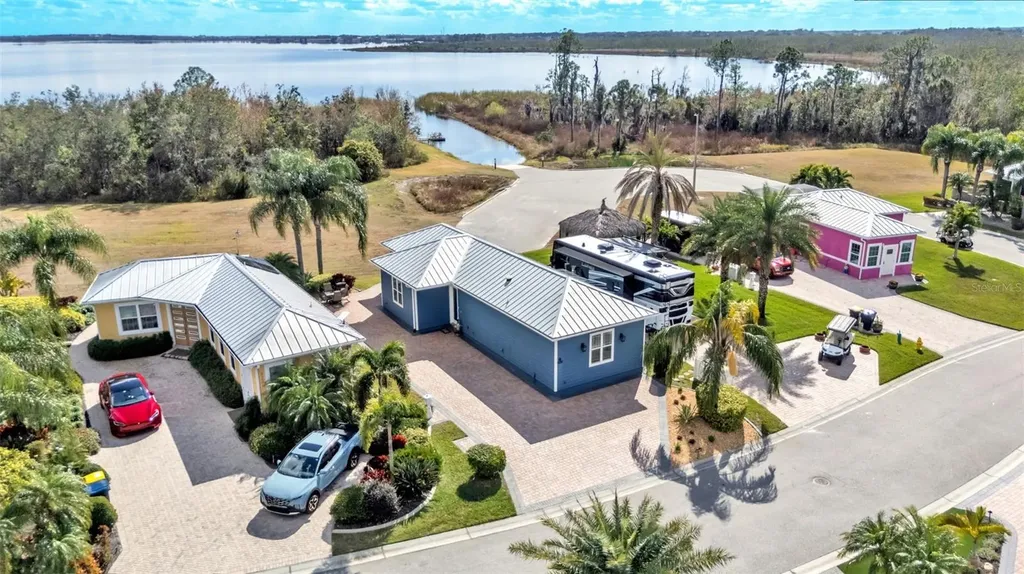 3272 Fish Hawk Drive Polk City FL 33868