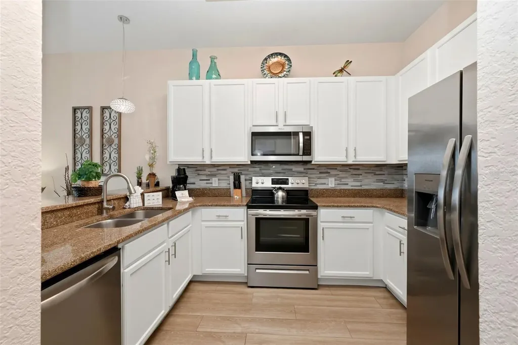 1014 Gran Bahama Boulevard Davenport FL 33837