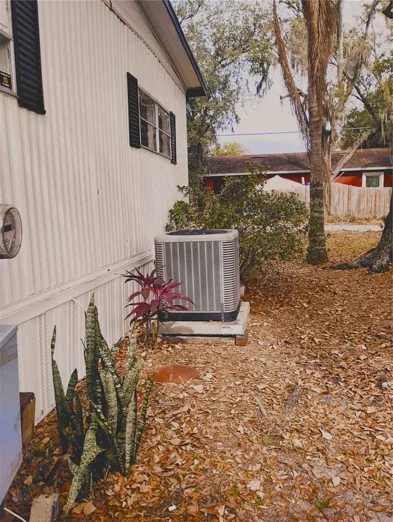 4707 E Yukon Street Tampa FL 33617